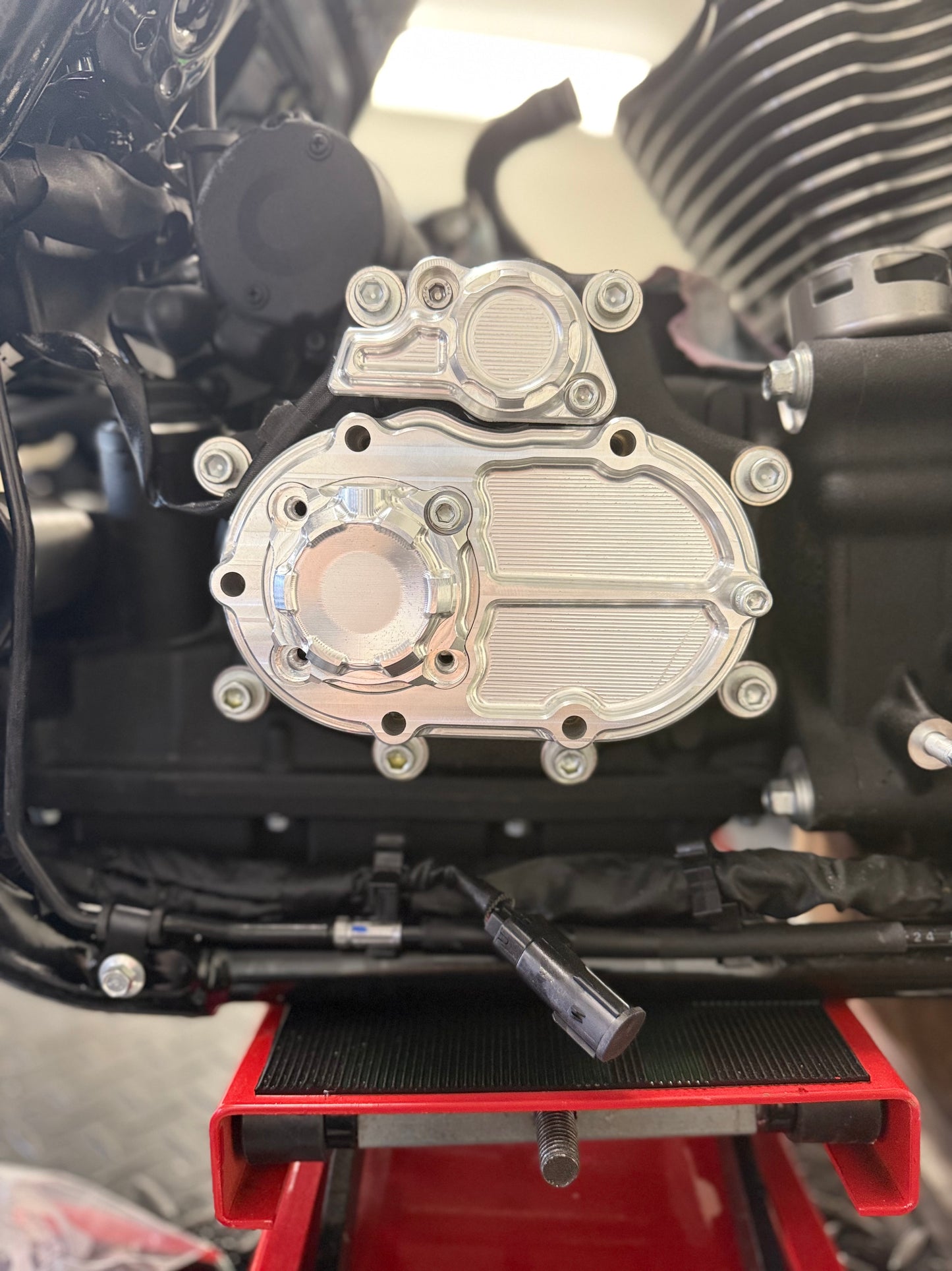 JT 23.5-25 HYDRAULIC CLUTCH ACTUATER. JT mfg. levers must be purchased in order to clear new switch housings