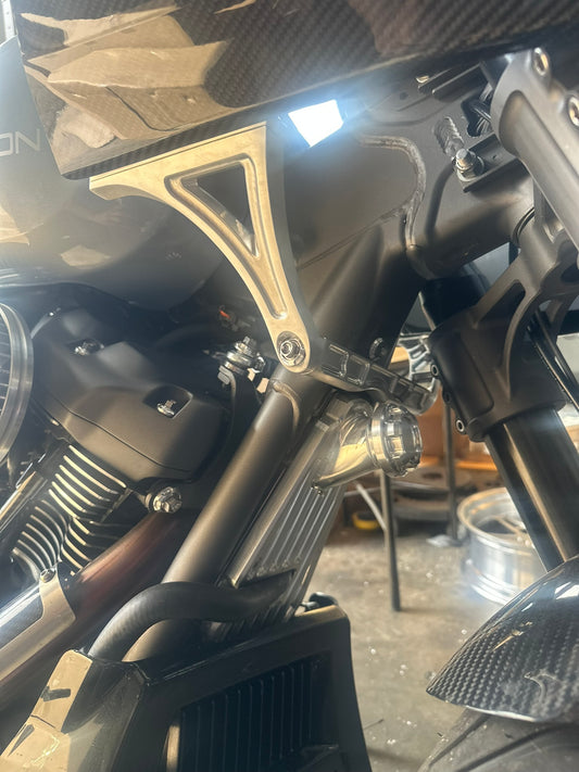 23.5 AND UP ROADGLIDE FAIRING SUPPORT BRACKET