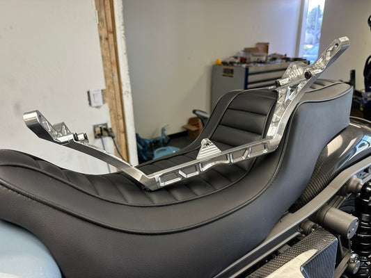 23.5 AND UP ROADGLIDE FAIRING SUPPORT BRACKET